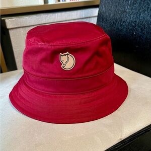 Fjallraven Bucket hat. New with tags. Medium